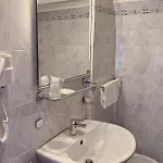 Umbria Hotell 2*
