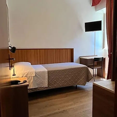 Hotel Umbria 2*